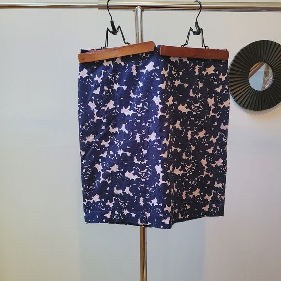 Talbots Petite Skirt Women's 16P Navy Blue Pink Floral Lined Lightweight Pencil - Picture 1 of 9